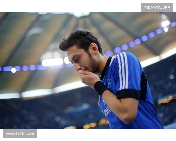 加拉塔萨雷 1500 万欧报价恰尔汗奥卢,国米坚持 4000 万欧要价 加拉塔萨雷 1500 万欧报价恰尔汗奥卢,国米坚持 4000 万欧要价